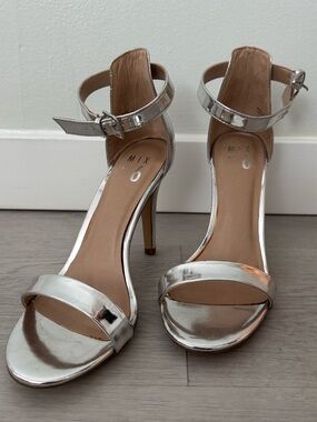Mix No. 6 Rayelle Metallic Silver Ankle-Strap Stiletto Sandals